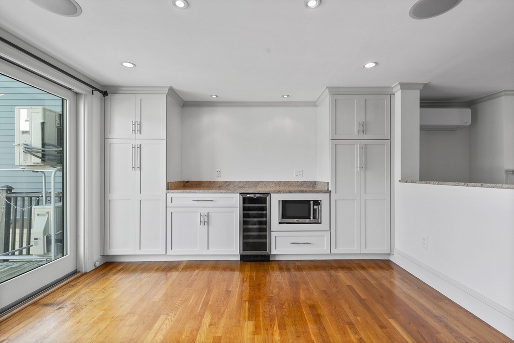 256 West 3rd Street, Unit 2 Boston, MA 02127 - Photo 4 of 30