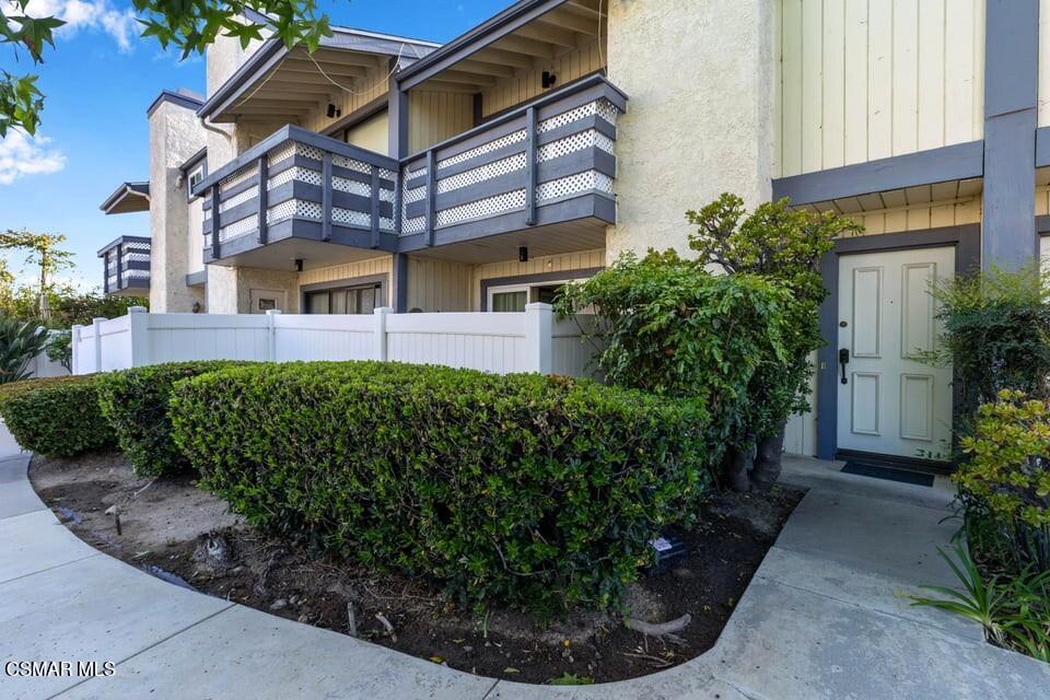 2831 Tapo Street Simi Valley, CA 93063 - Photo 2 of 37
