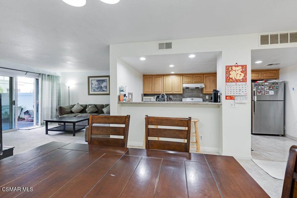 2831 Tapo Street Simi Valley, CA 93063 - Photo 3 of 37