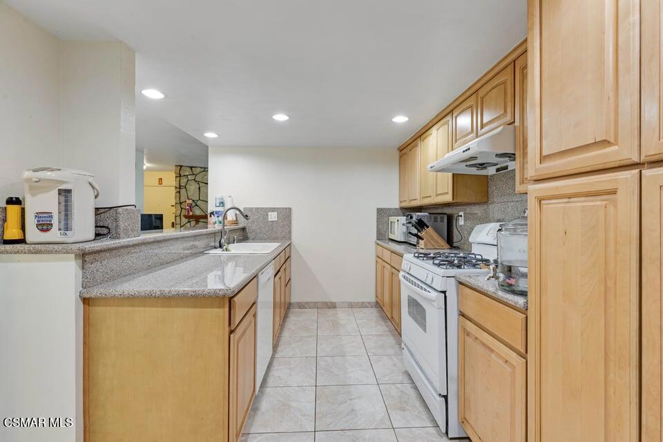 2831 Tapo Street Simi Valley, CA 93063 - Photo 8 of 37