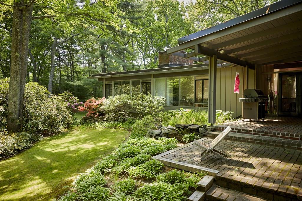 98 Nut Meadow Crossing Concord, MA 01742 - Photo 2 of 33