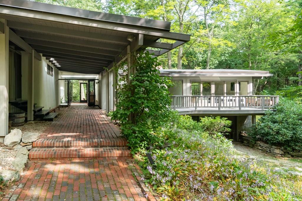 98 Nut Meadow Crossing Concord, MA 01742 - Photo 3 of 33