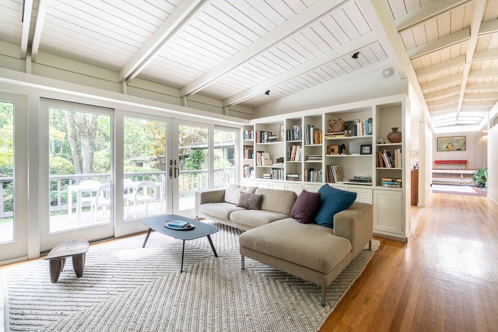 98 Nut Meadow Crossing Concord, MA 01742 - Photo 8 of 33