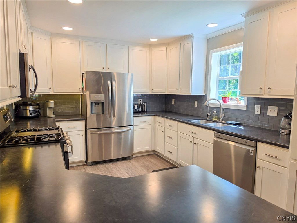 9940 Elpis Road Vienna, NY 13316 - Photo 9 of 38