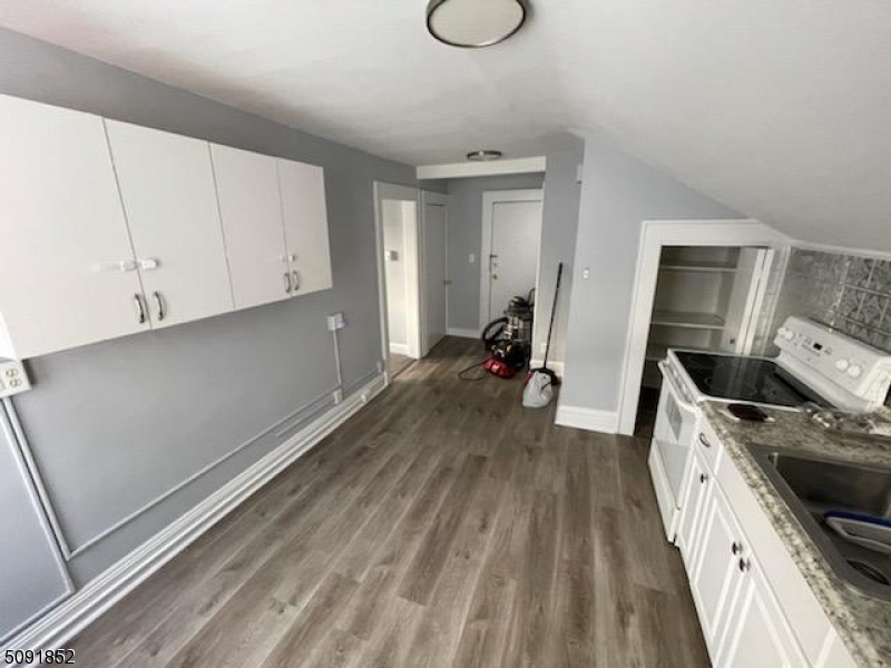 84 Norman Road, Unit 3 Newark, NJ 07106 - Photo 3 of 5