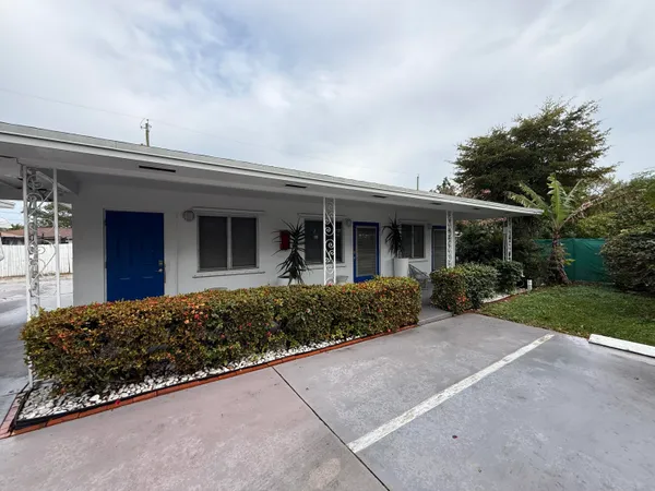 $1,500 | 1210 South M Street, Unit 8, Lake Worth Beach, FL 33460