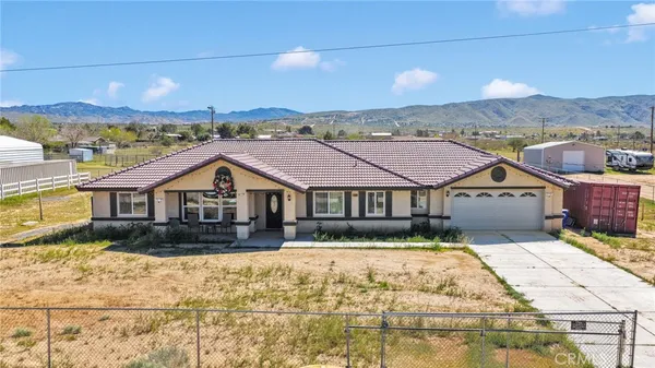 $515,000 | 23661 Laurel Street, Apple Valley, CA 92308