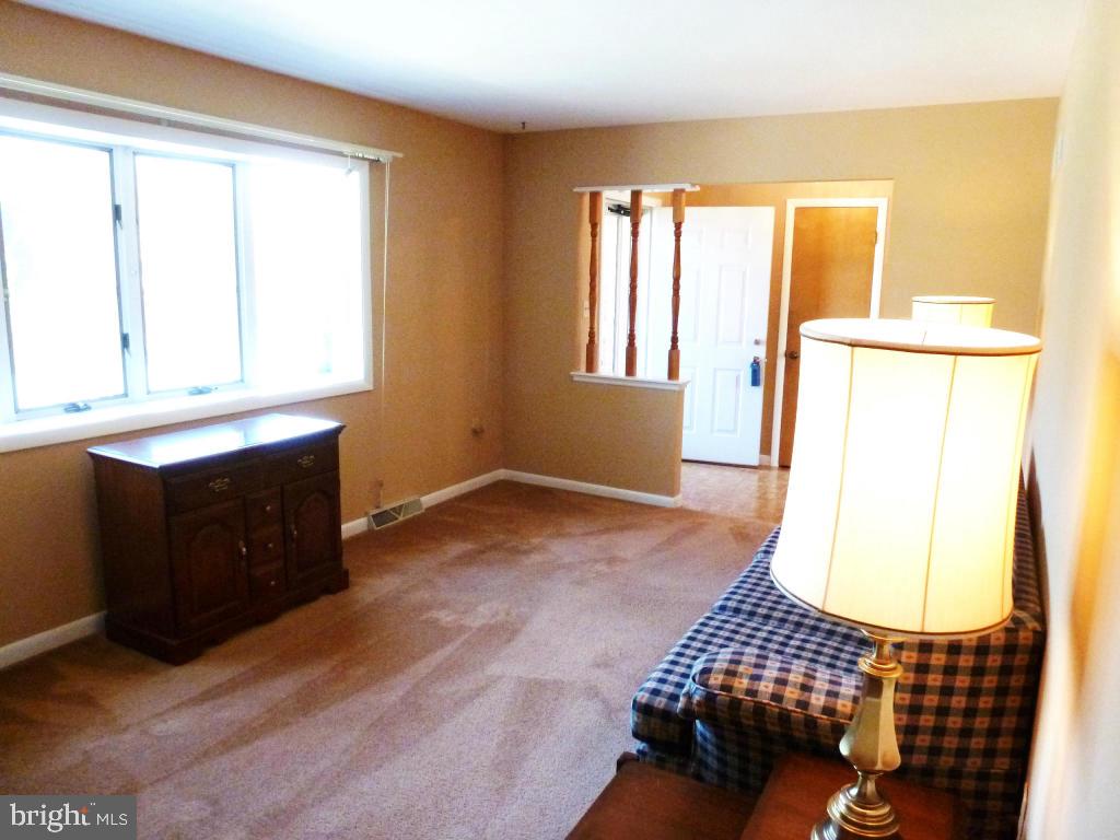 2 Hallmark Drive Lititz, PA 17543 - Photo 2 of 21
