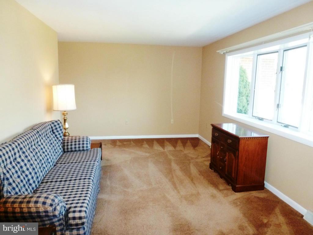 2 Hallmark Drive Lititz, PA 17543 - Photo 4 of 21
