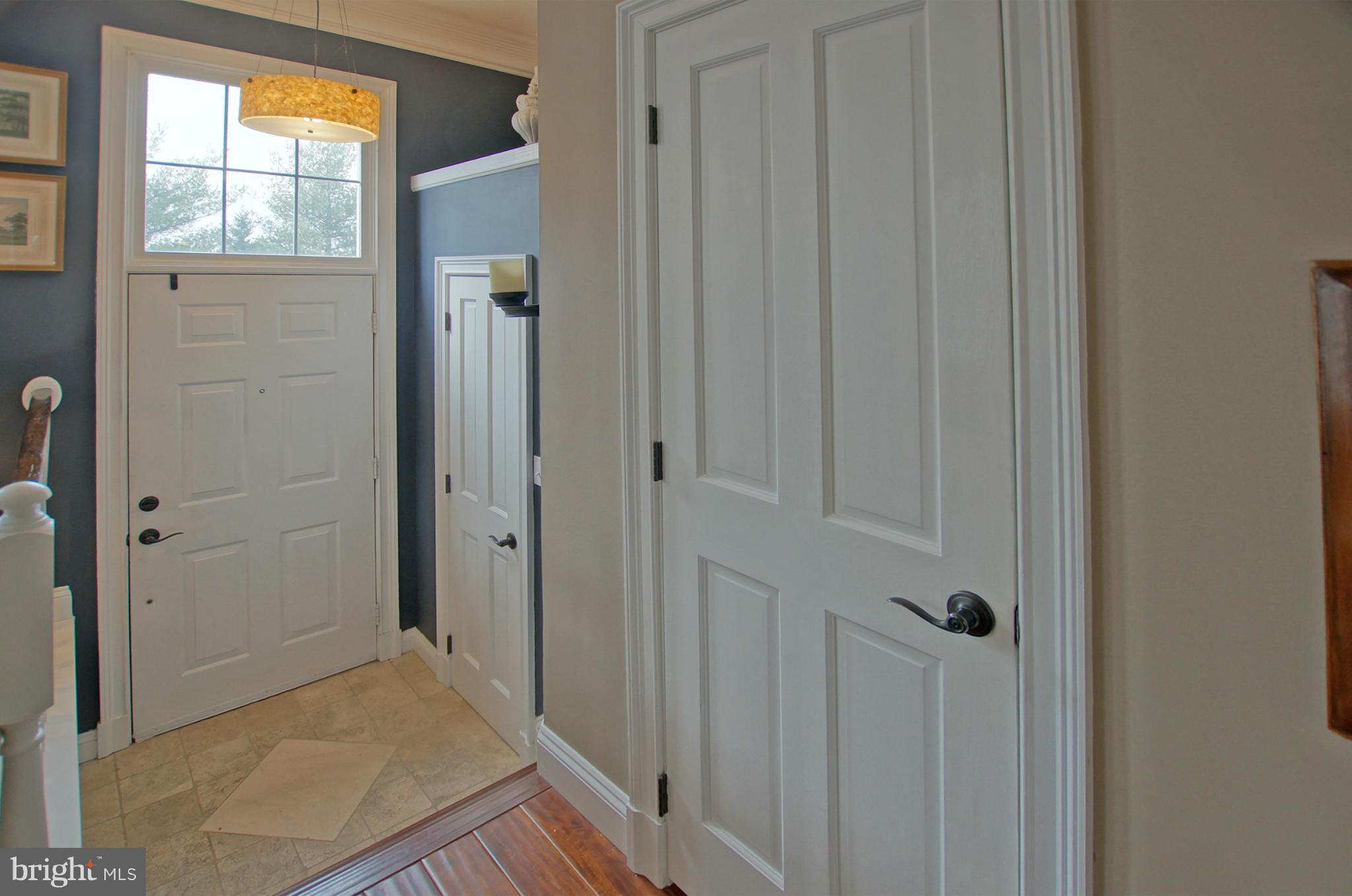 12035 Edgemere Circle Reston, VA 20190 - Photo 2 of 23 Interior (General)