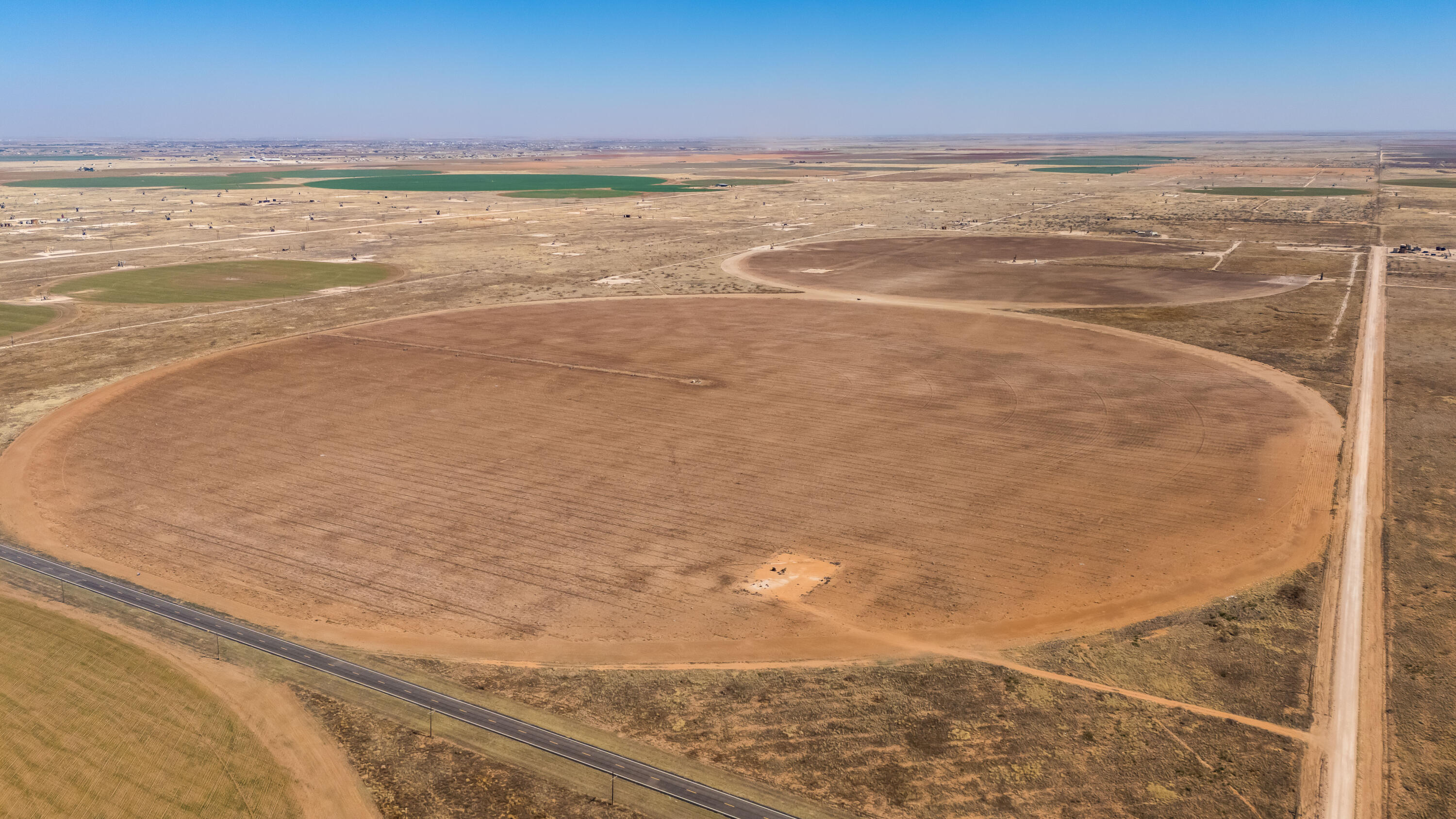 2885 Ranch Road Seminole, TX 79360 - Photo 6 of 10 a view of an ocean and beach