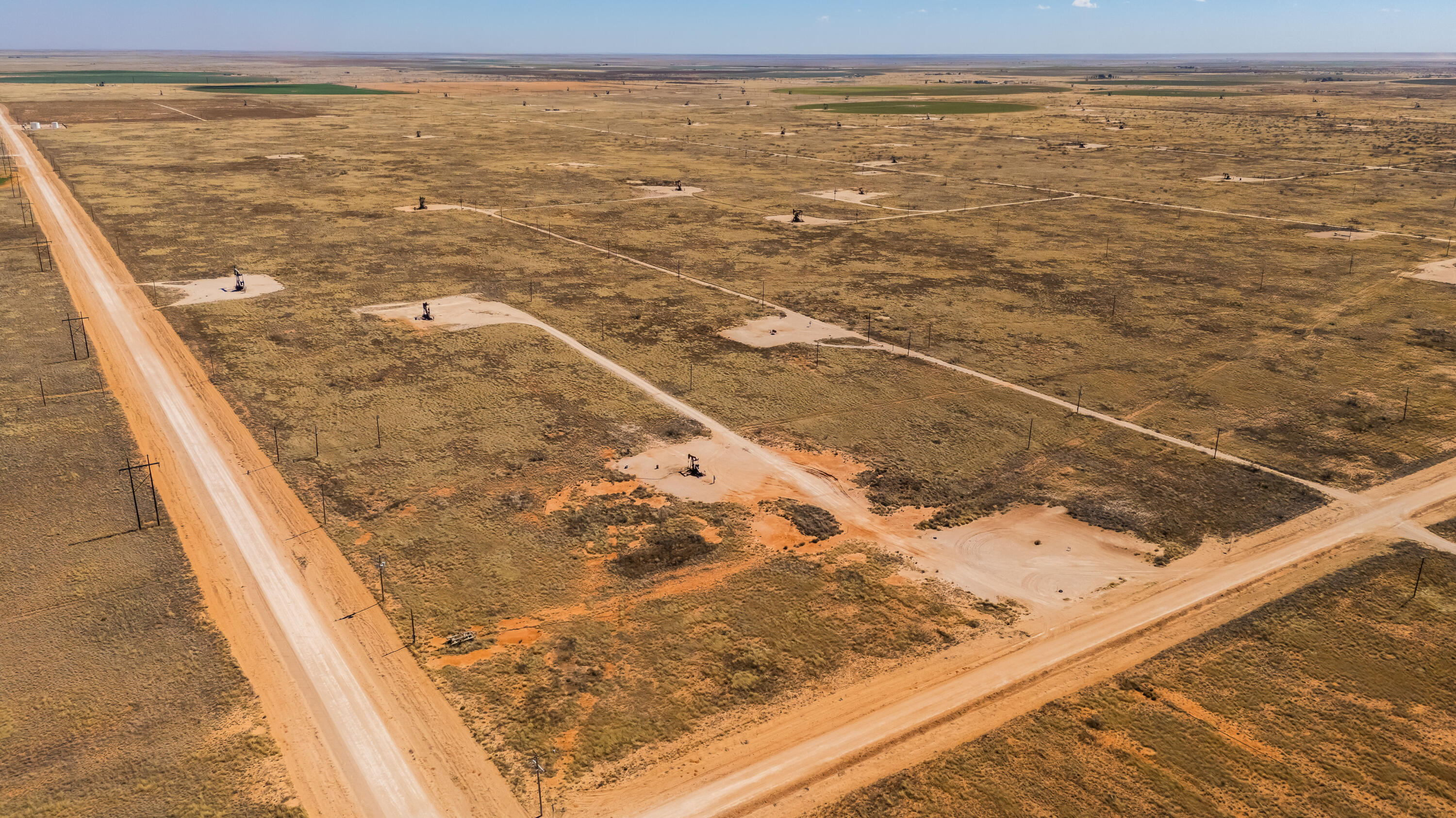 2885 Ranch Road Seminole, TX 79360 - Photo 9 of 10 a view of an ocean