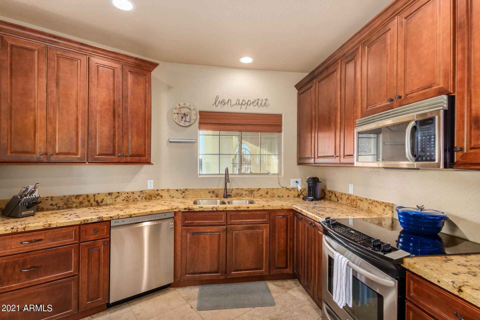 1613 East Grandview Road Phoenix, AZ 85022 - Photo 9 of 28 0011-Grandview 9