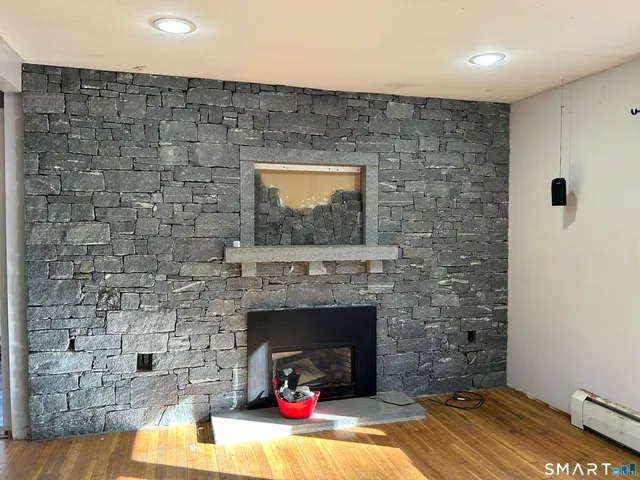 $350,000 | 30 Burr Road, Lyme, CT 06371