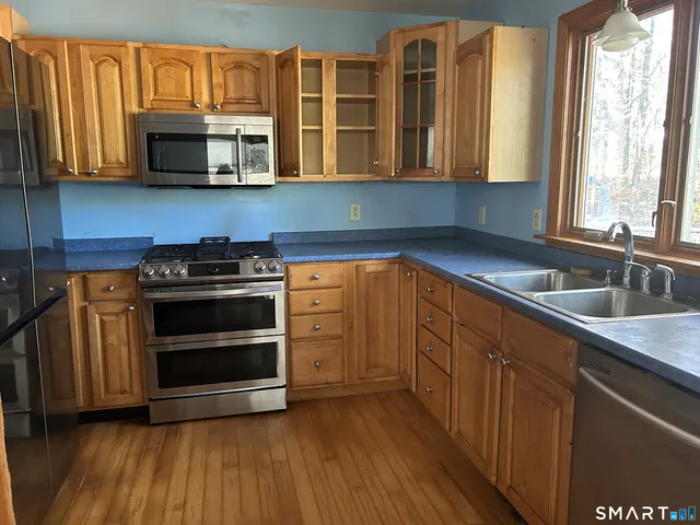 $350,000 | 30 Burr Road, Lyme, CT 06371