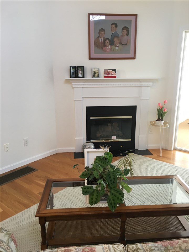 15 Old Stage Road Litchfield, NH 03052 - Photo 3 of 11