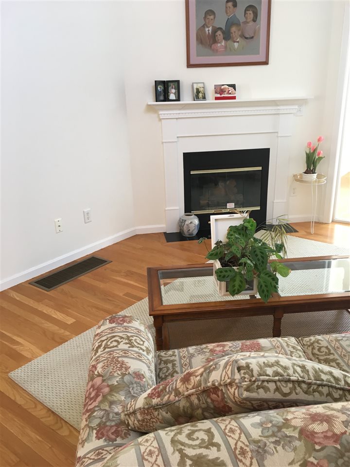 15 Old Stage Road Litchfield, NH 03052 - Photo 4 of 11
