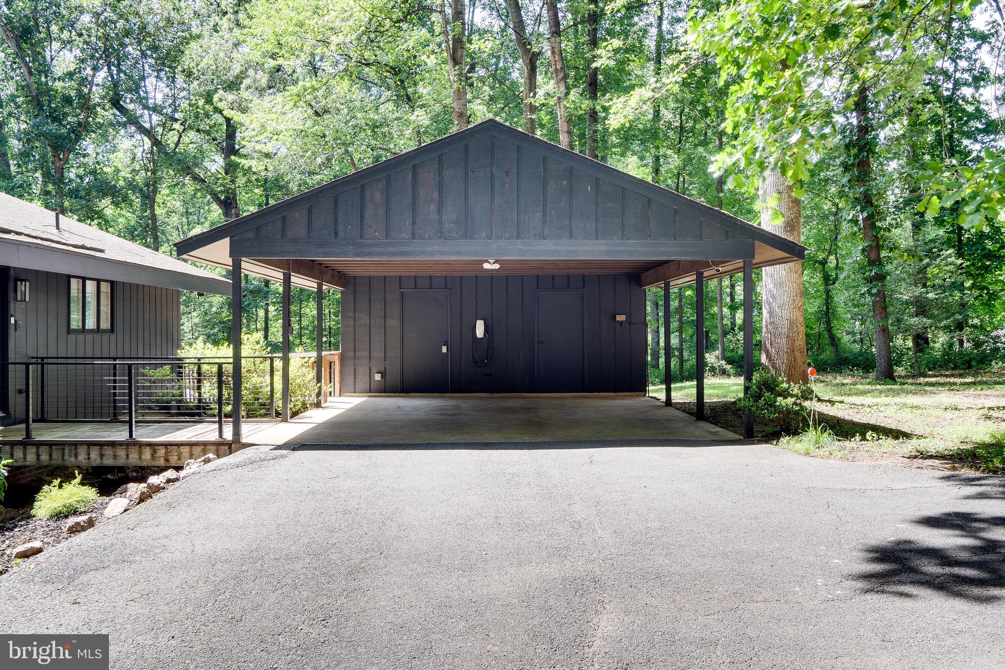10236 Lawyers Road Vienna, VA 22181 - Photo 2 of 47