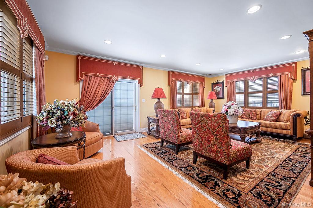 4 Point Crescent Queens, NY 11357 - Photo 15 of 39