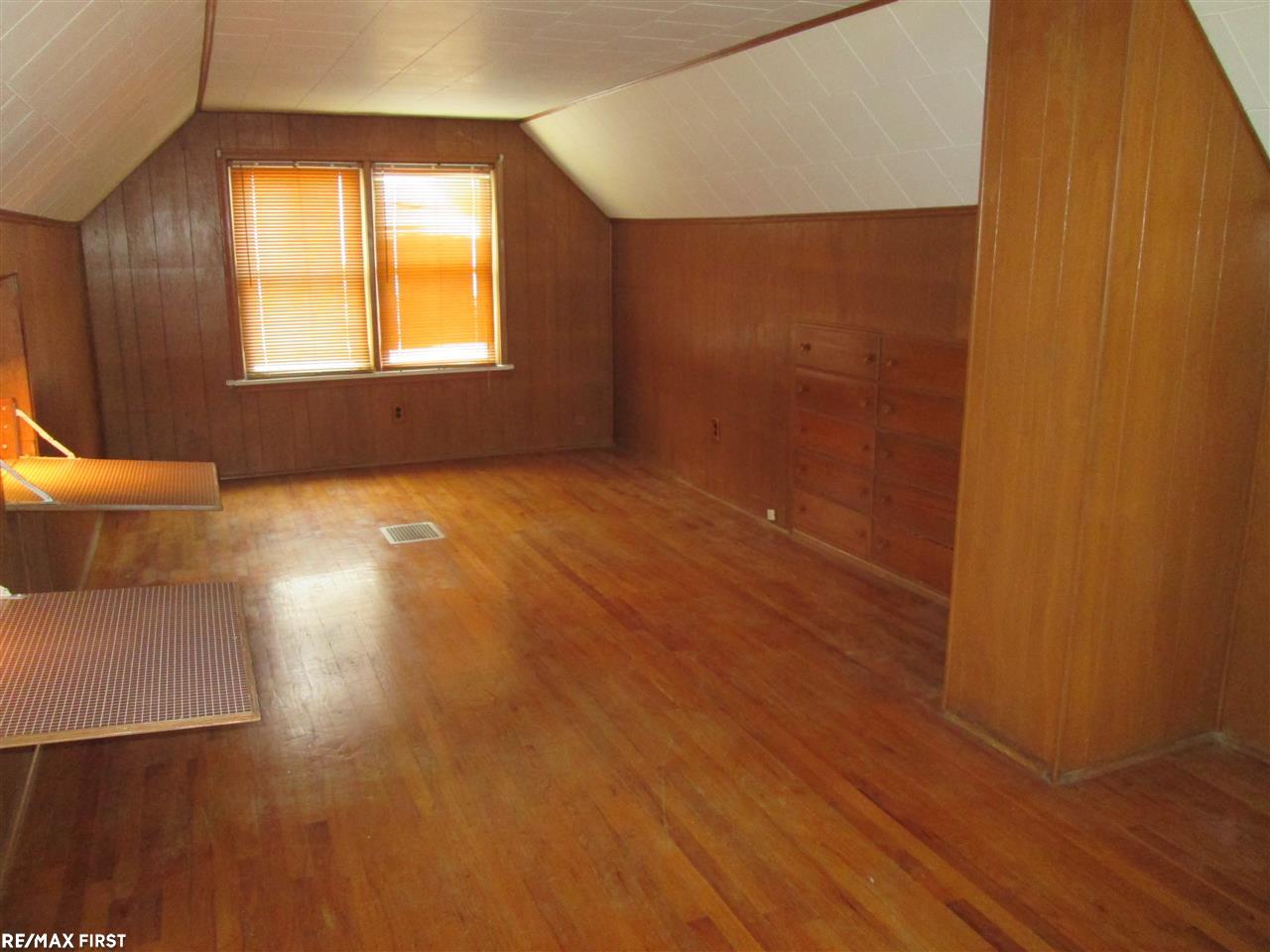 25850 Hayes Road Roseville, MI 48066 - Photo 19 of 24 31320684-18.JPG