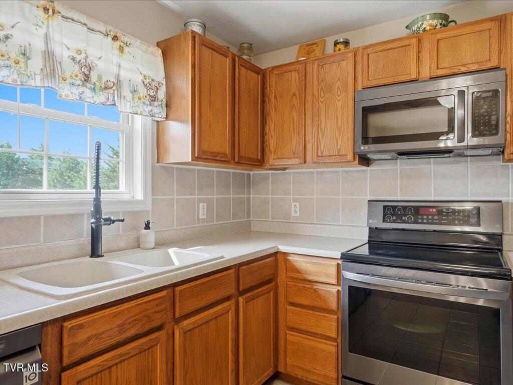 197 Deer Ridge Drive Rutledge, TN 37861 - Photo 11 of 37 197 Deer Ridge Dr - 11