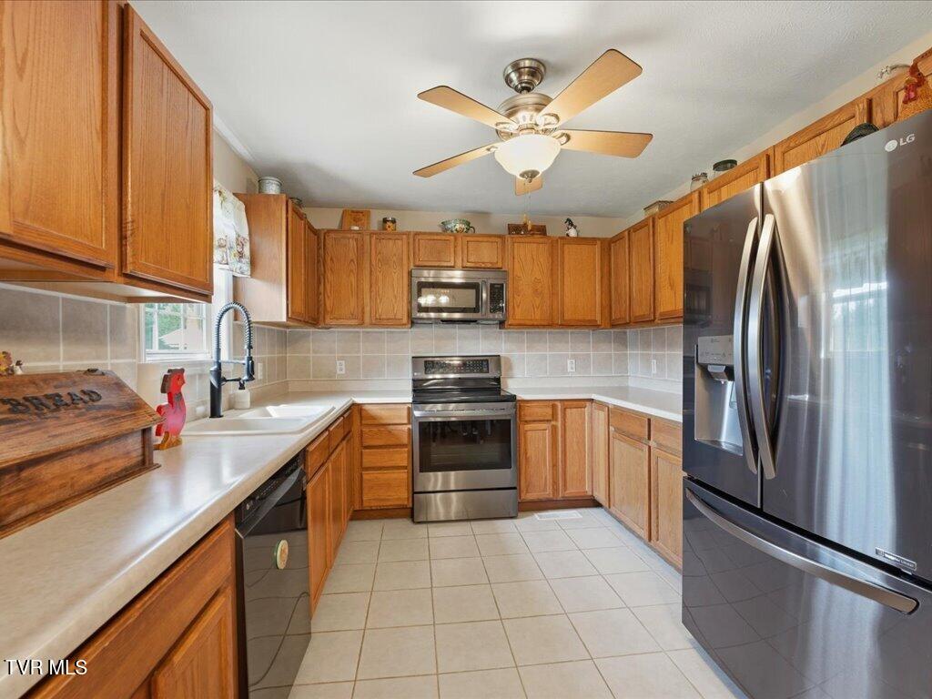 197 Deer Ridge Drive Rutledge, TN 37861 - Photo 10 of 37 197 Deer Ridge Dr - 10