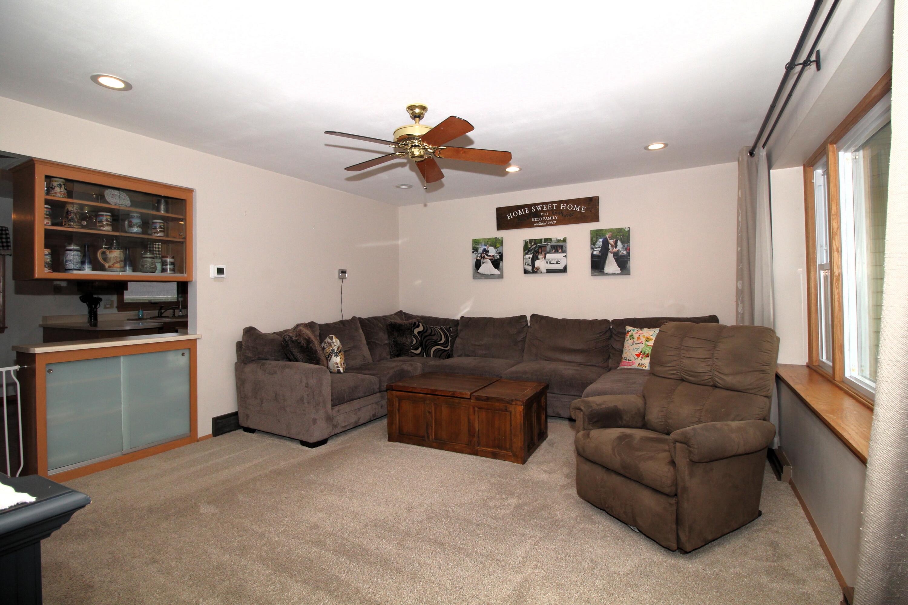 W174N9446 Joper Road Menomonee Falls, WI 53051 - Photo 12 of 32 Living Room