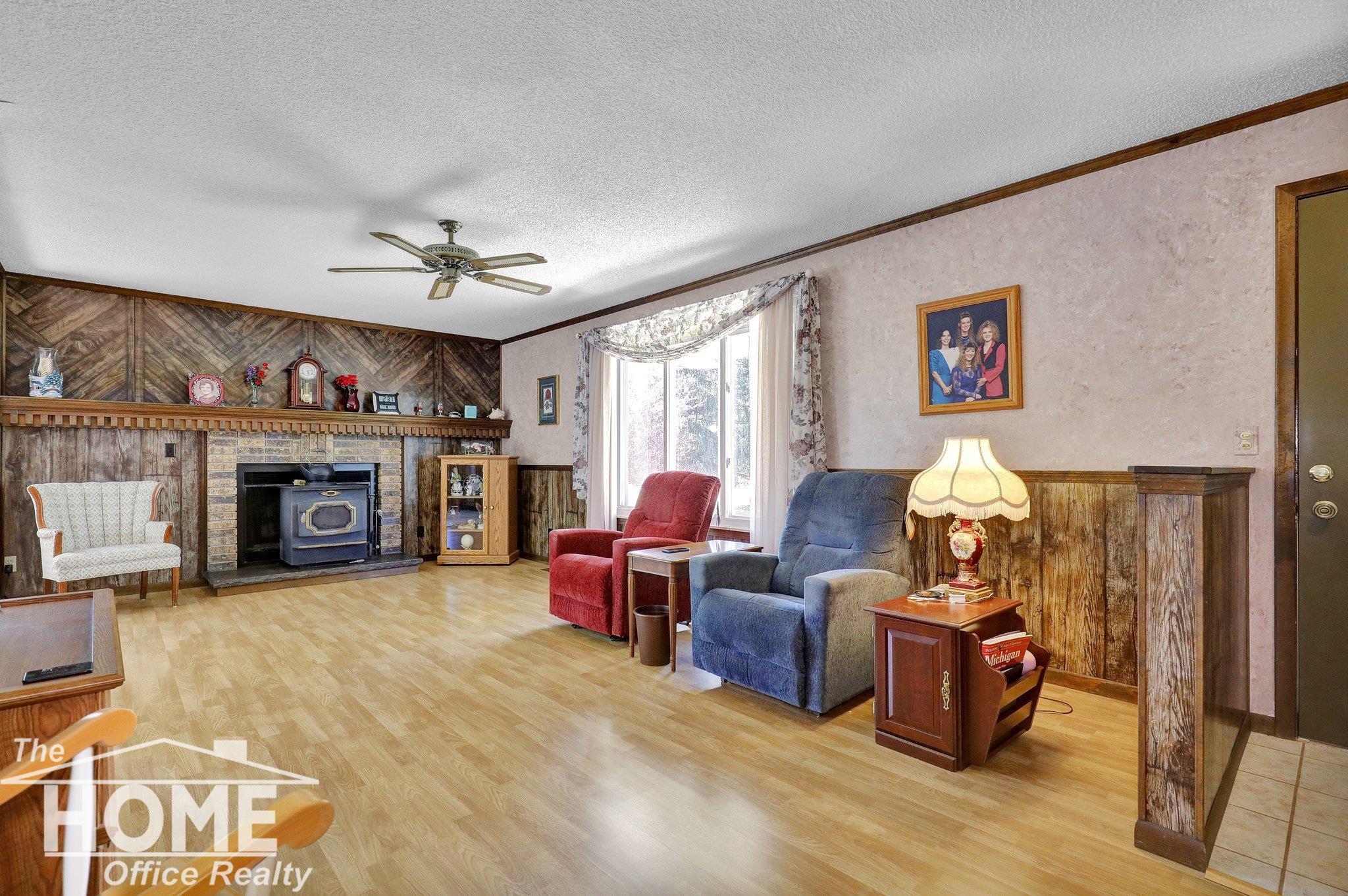 13315 South Duffield Road Byron, MI 48418 - Photo 4 of 36 50140988-d55ce228-acb5-4f3d-ad57-8d75ebf6814c.JPG