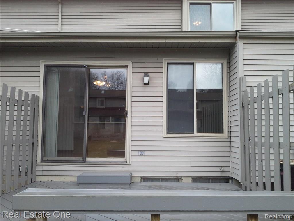 2577 South Commerce Road, Unit 11 Wolverine Lake, MI 48390 - Photo 51 of 57