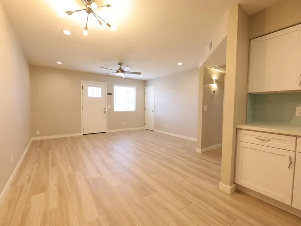 $1,399 | 476 East Linda Avenue, Unit 4, Apache Junction, AZ 85119