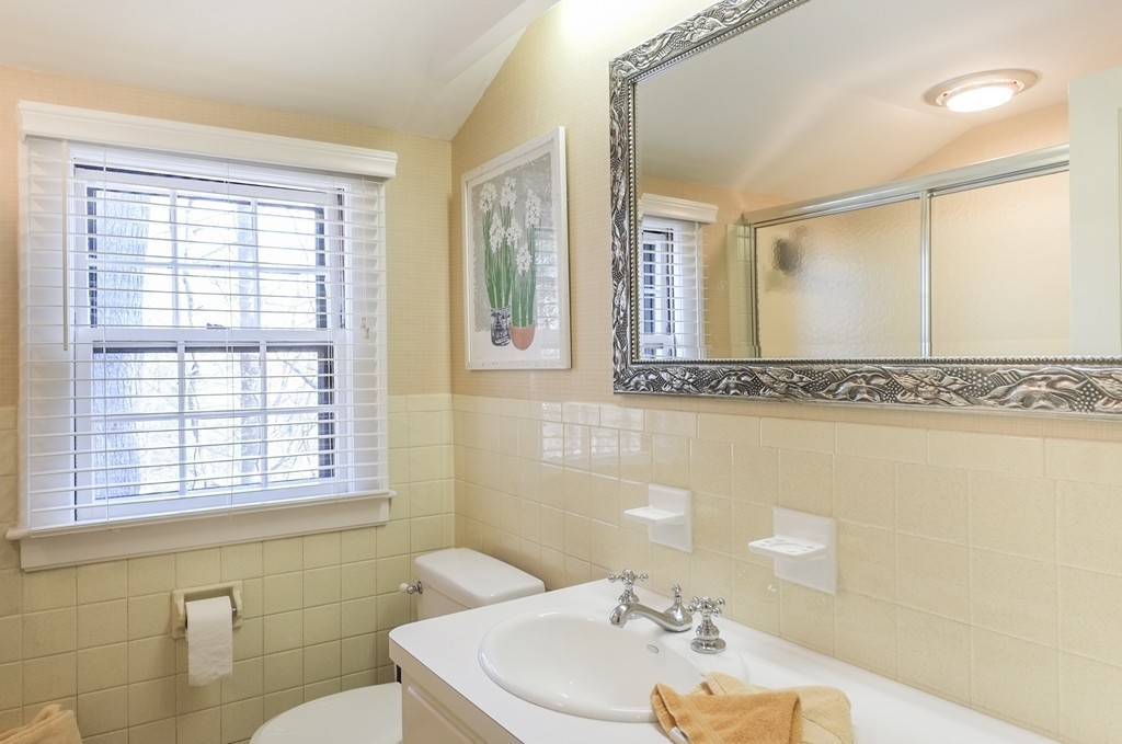 11 Alden Road Wayland, MA 01778 - Photo 17 of 24 Gallery Image 17