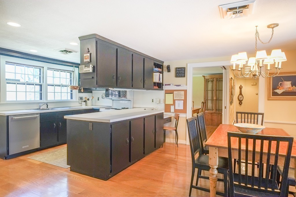 11 Alden Road Wayland, MA 01778 - Photo 3 of 24 Gallery Image 3