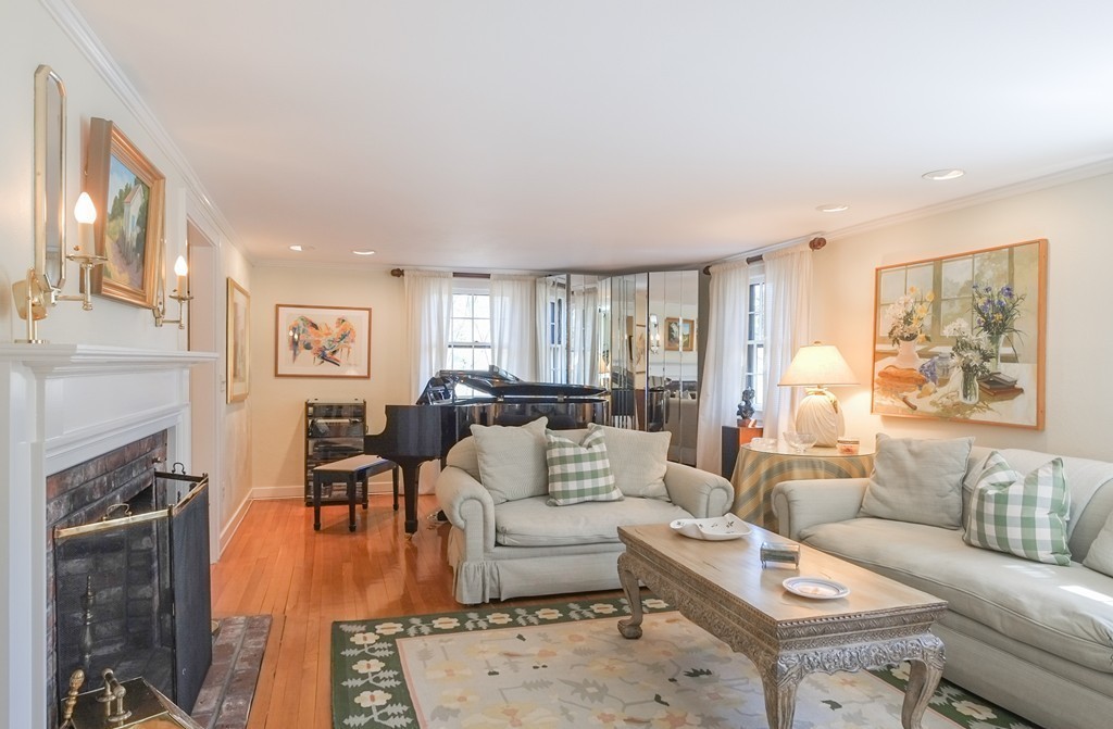 11 Alden Road Wayland, MA 01778 - Photo 5 of 24 Gallery Image 5