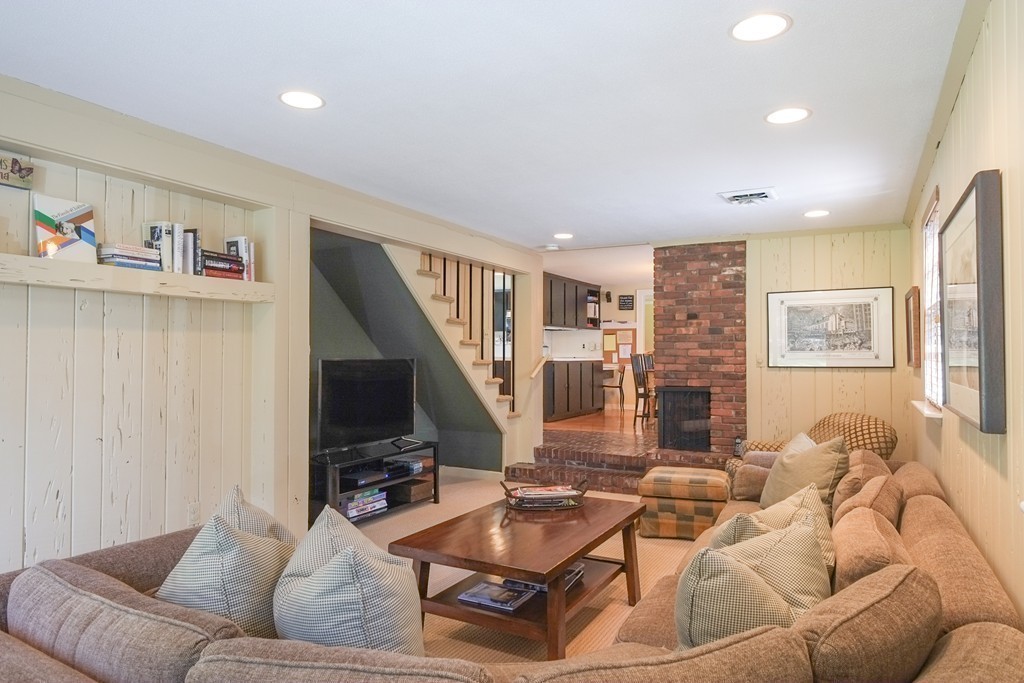 11 Alden Road Wayland, MA 01778 - Photo 7 of 24 Gallery Image 7