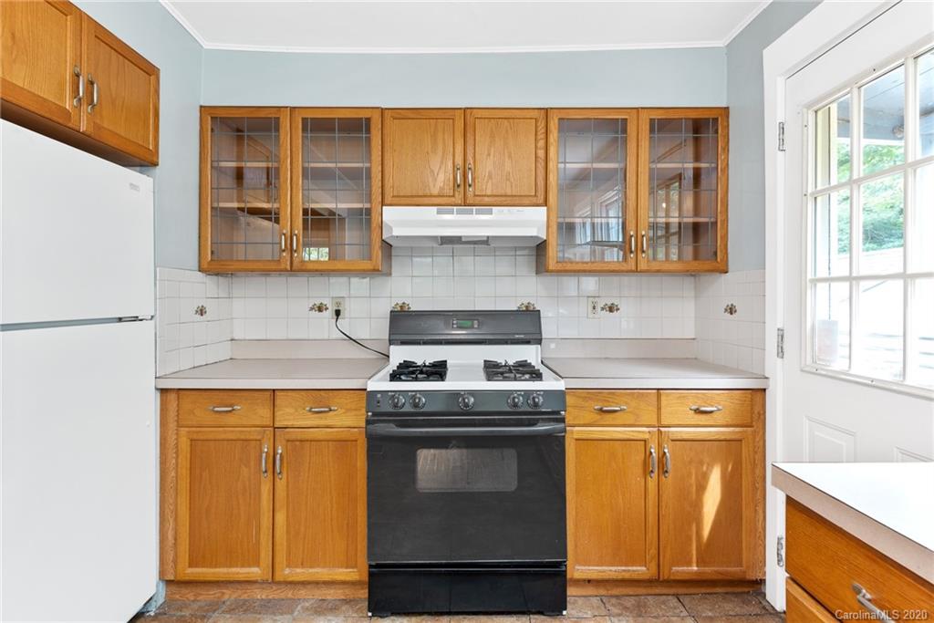 16 Mountain View Road Asheville, NC 28805 - Photo 12 of 22 Gallery Image 12