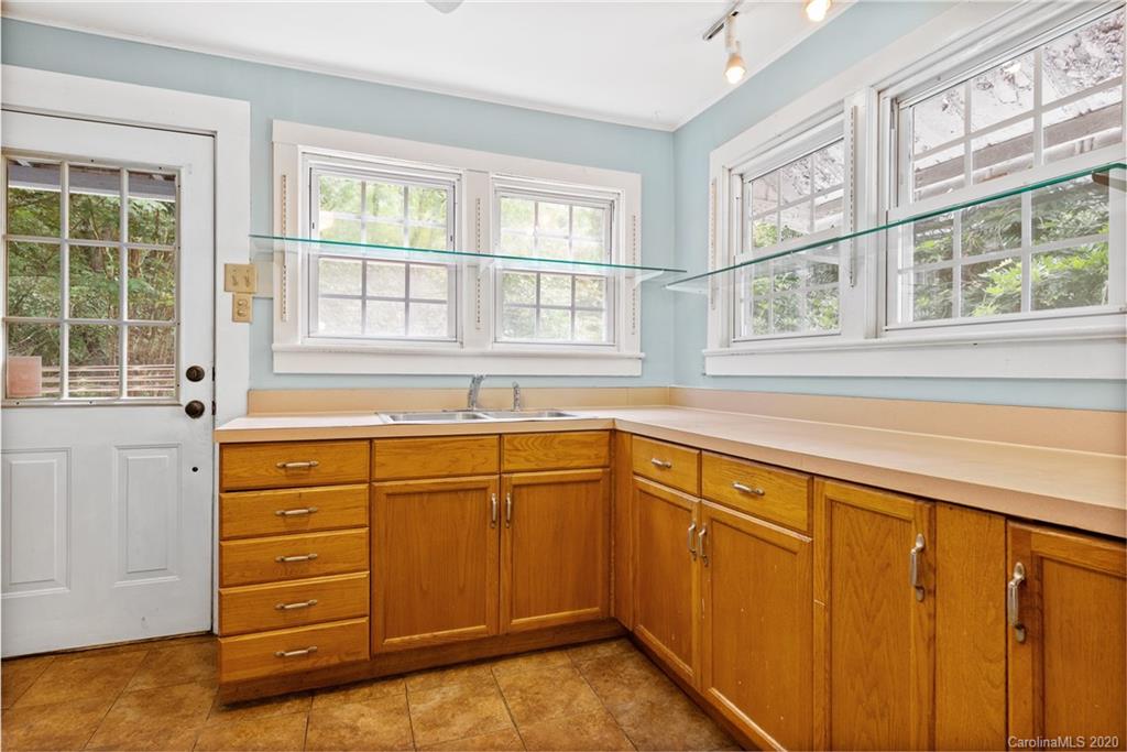 16 Mountain View Road Asheville, NC 28805 - Photo 13 of 22 Gallery Image 13
