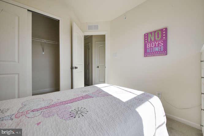 56 A Iron Gate Road Sicklerville, NJ 08081 - Photo 18 of 30 Charming room with playful decor and light.