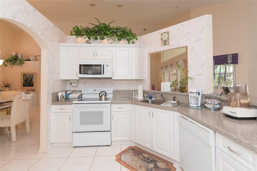 6865 Sun River Road Boynton Beach, FL 33437 - Photo 23 of 53 Photo 23