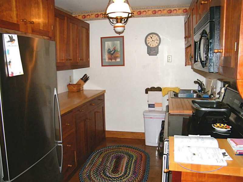 67 Wilbur Road Lincoln, RI 02865 - Photo 13 of 24 Kitchen.