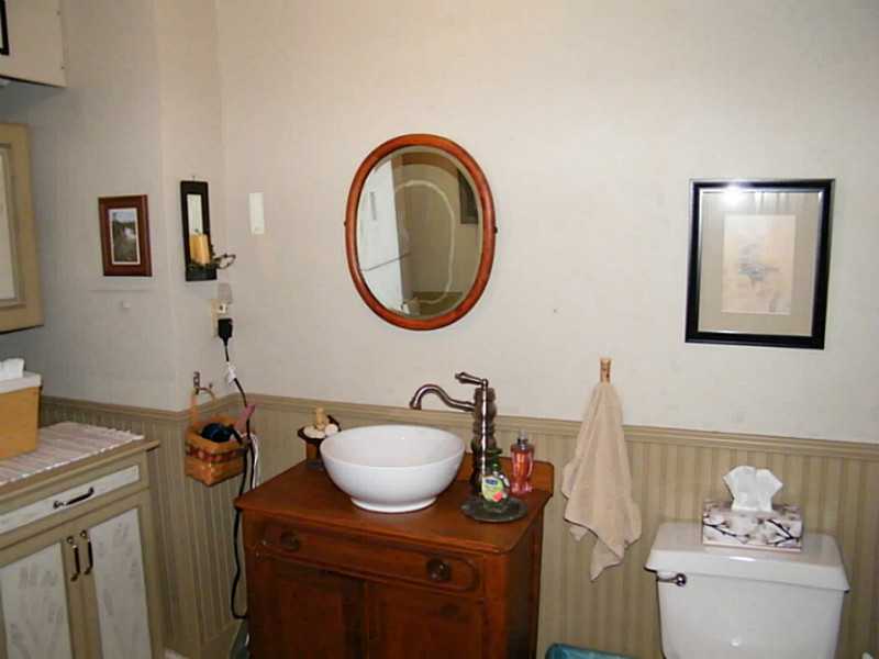 67 Wilbur Road Lincoln, RI 02865 - Photo 14 of 24 Bathroom.