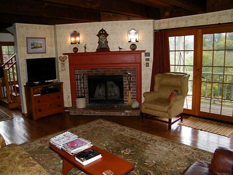 67 Wilbur Road Lincoln, RI 02865 - Photo 8 of 24 Den/Family/Great Room.