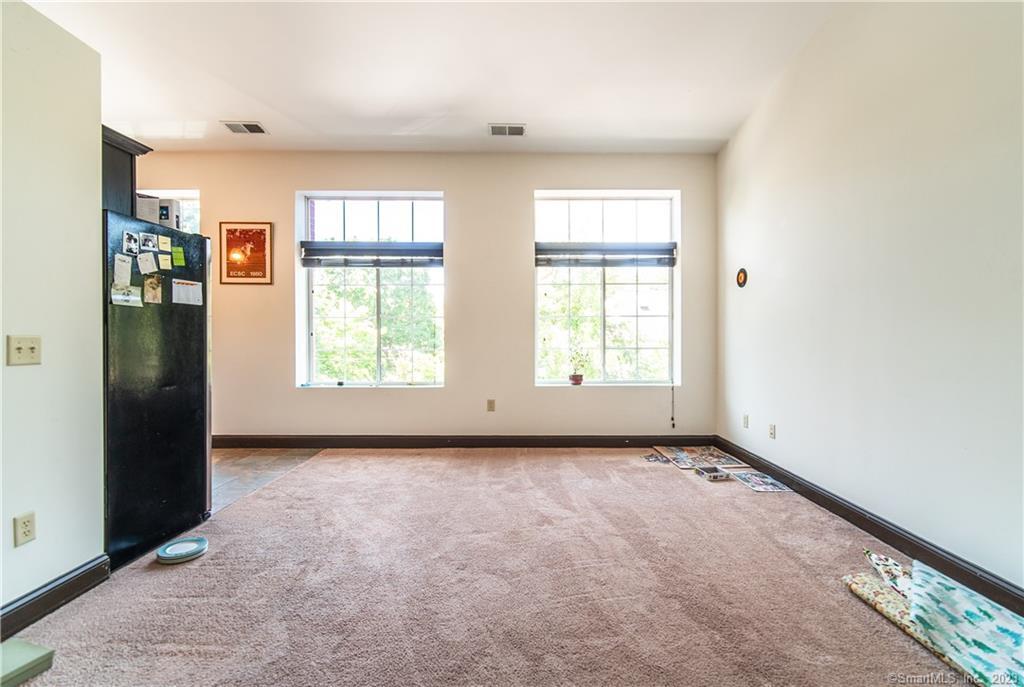 10 Summit Street, Unit 4 East Hampton, CT 06424 - Photo 3 of 10