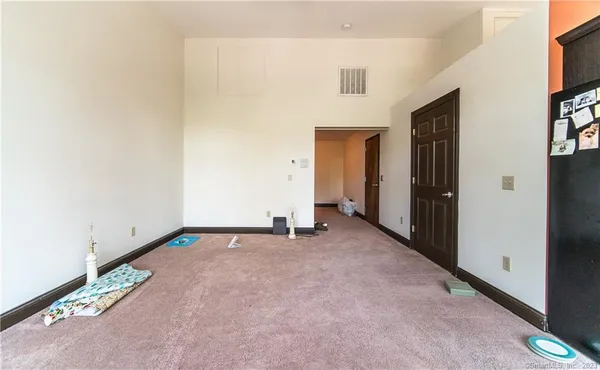 $1,700 | 10 Summit Street, Unit 4, East Hampton, CT 06424