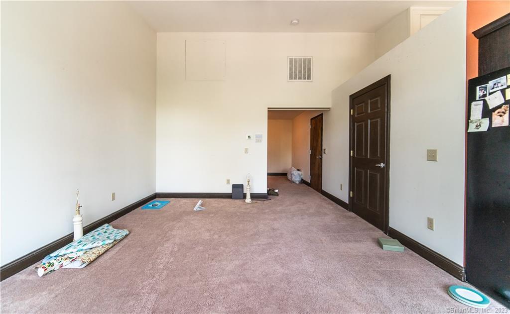 10 Summit Street, Unit 4 East Hampton, CT 06424 - Photo 5 of 10