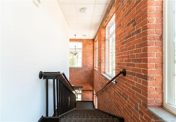 $1,700 | 10 Summit Street, Unit 4, East Hampton, CT 06424