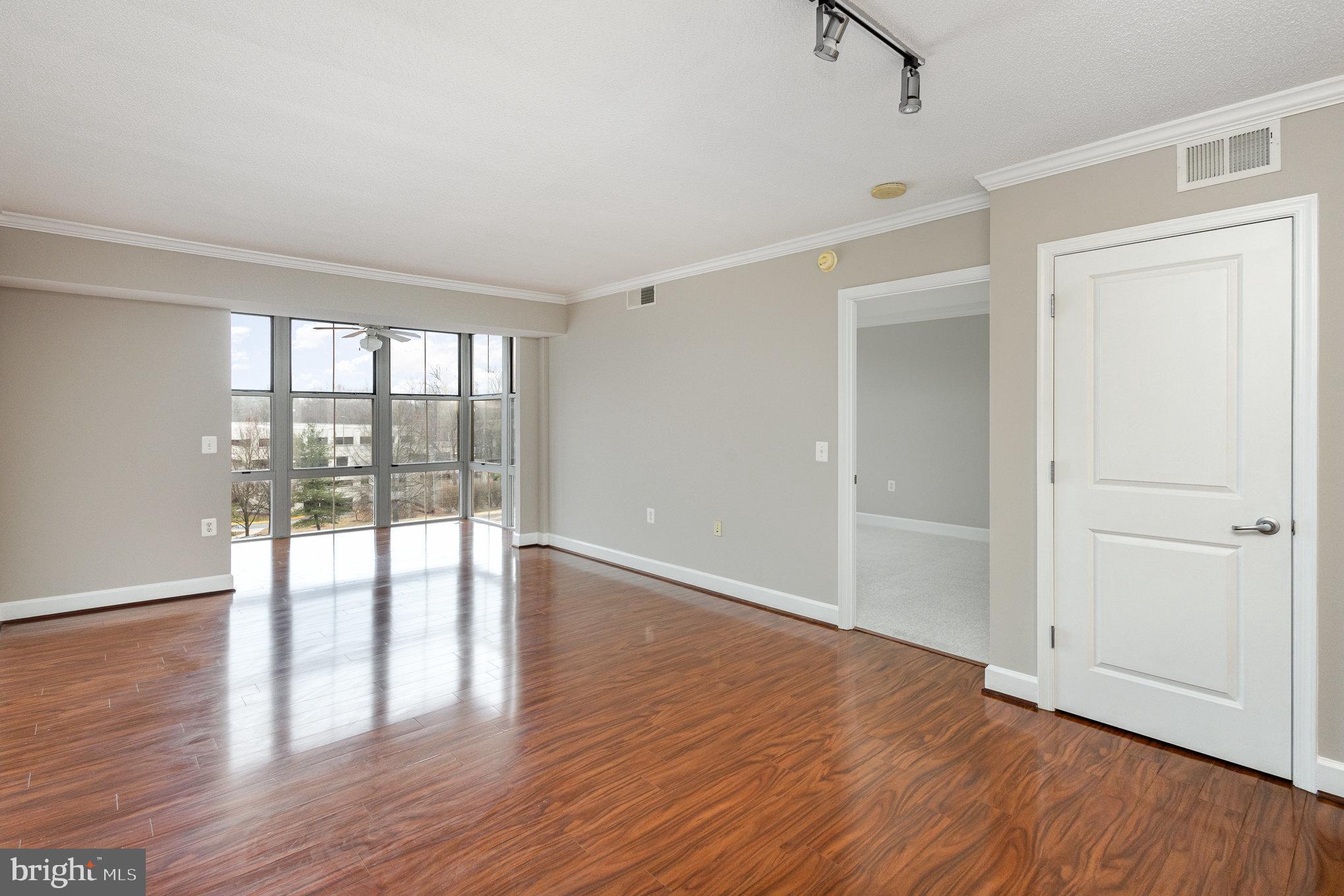 11800 Sunset Hills Road, Unit 619 Reston, VA 20190 - Photo 8 of 39 Living area