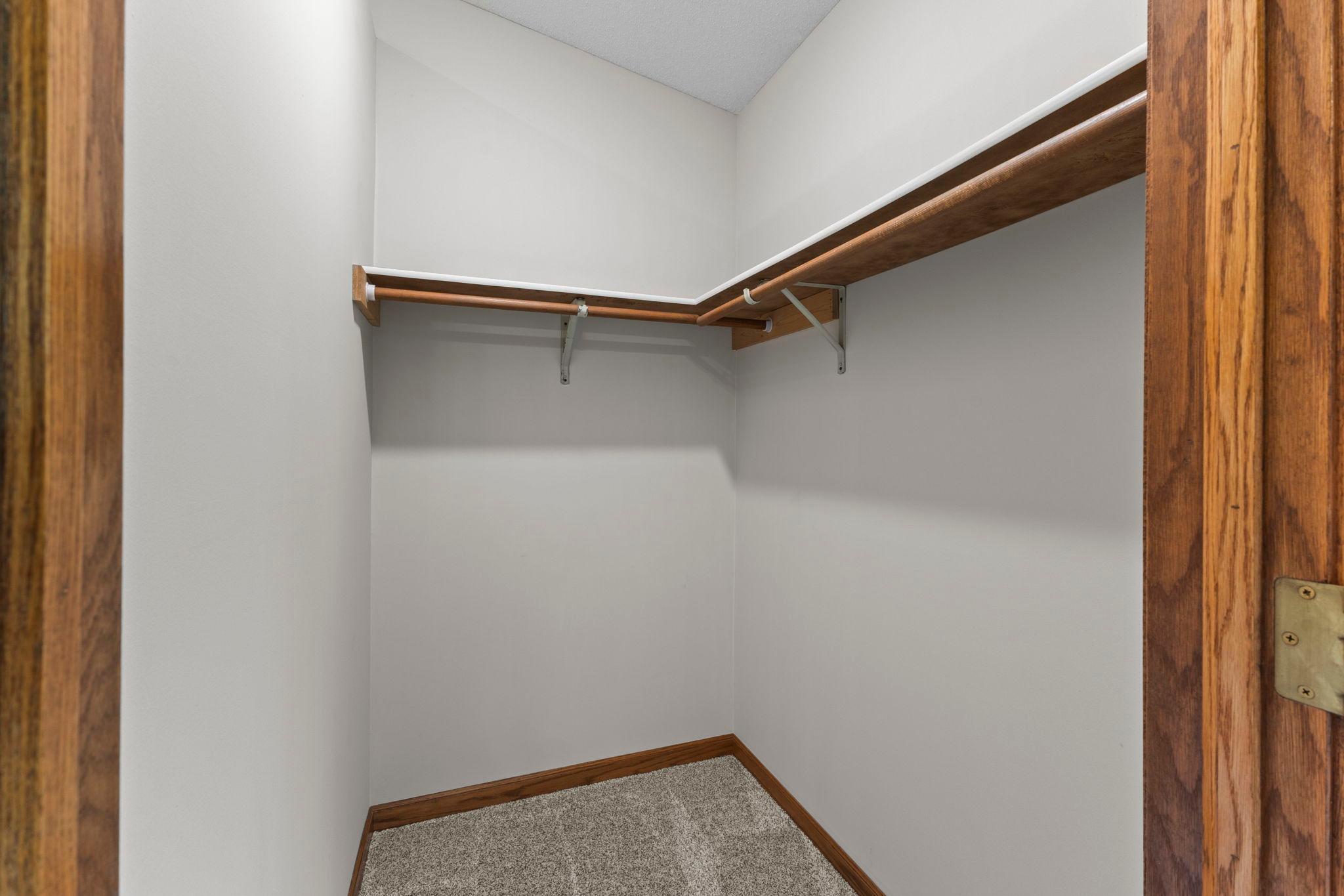 987 Kettle Creek Road Eagan, MN 55123 - Photo 15 of 50 Gallery Image 15