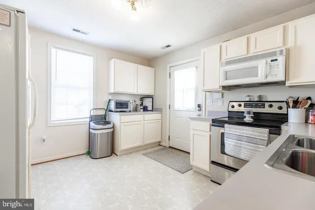 $1,900 | 23398 Hollywood Road, Leonardtown, MD 20650