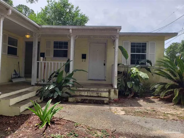 $895 | 204 Holmes Drive, Unit B, Pensacola, FL 32507
