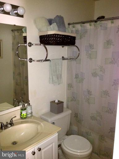 12017 Edgemere Circle Reston, VA 20190 - Photo 2 of 27 Full bath